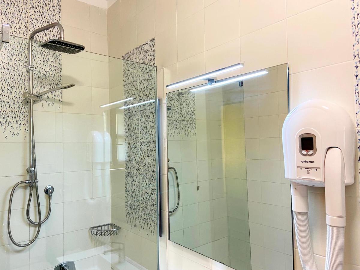 Il Borgo Aparthotel Finale Ligure Exteriör bild