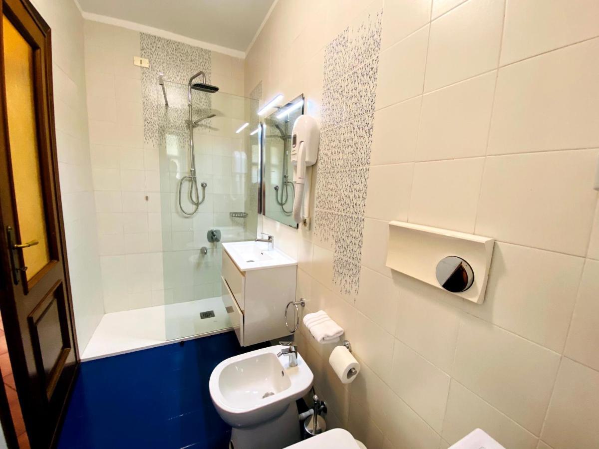 Il Borgo Aparthotel Finale Ligure Exteriör bild